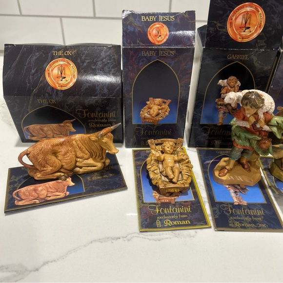 1991-93 The Fontanini Heirloom Nativity 5” Figurines (7) - Picture 4 of 14